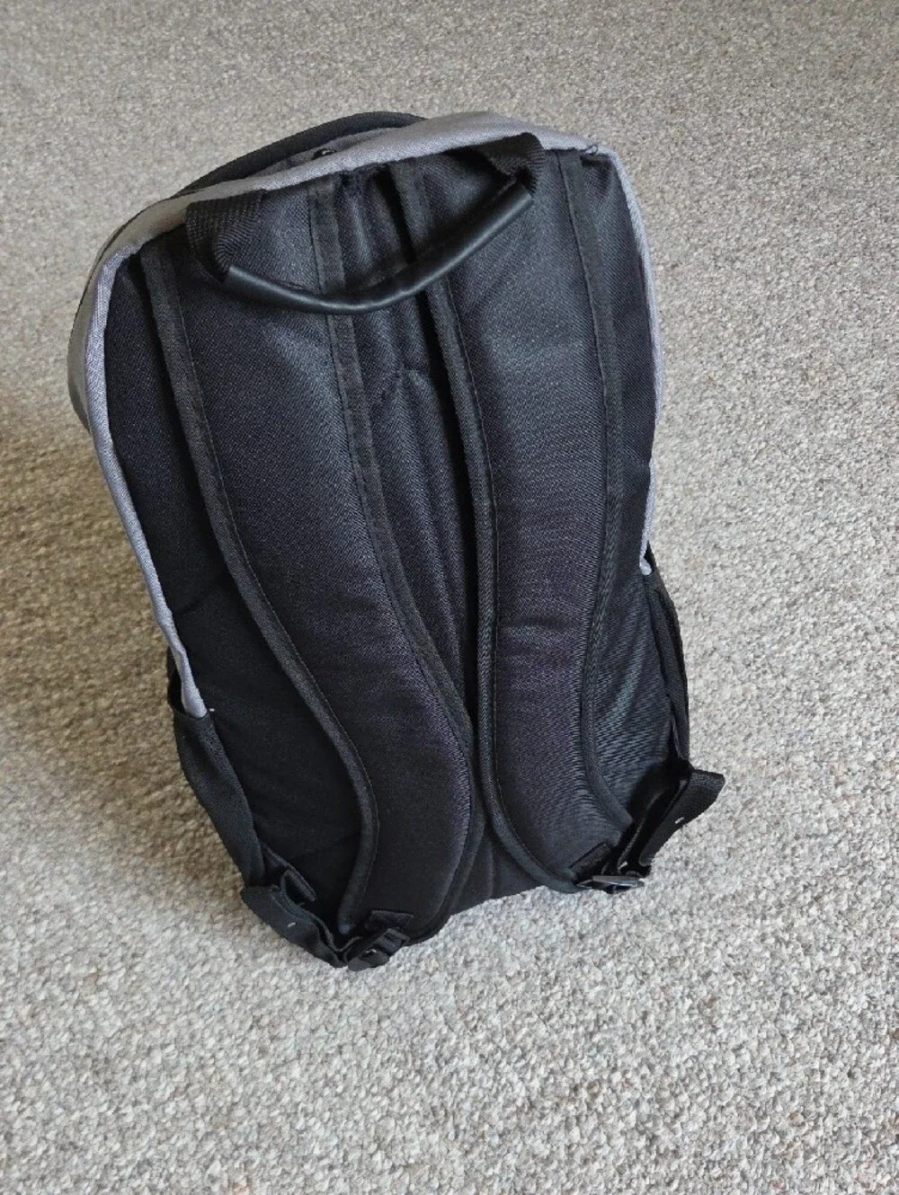 NWOT Eastsport Gray Backpack with Multiple Pockets